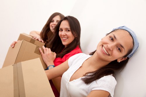 Different size removal trucks available for Streatham relocations